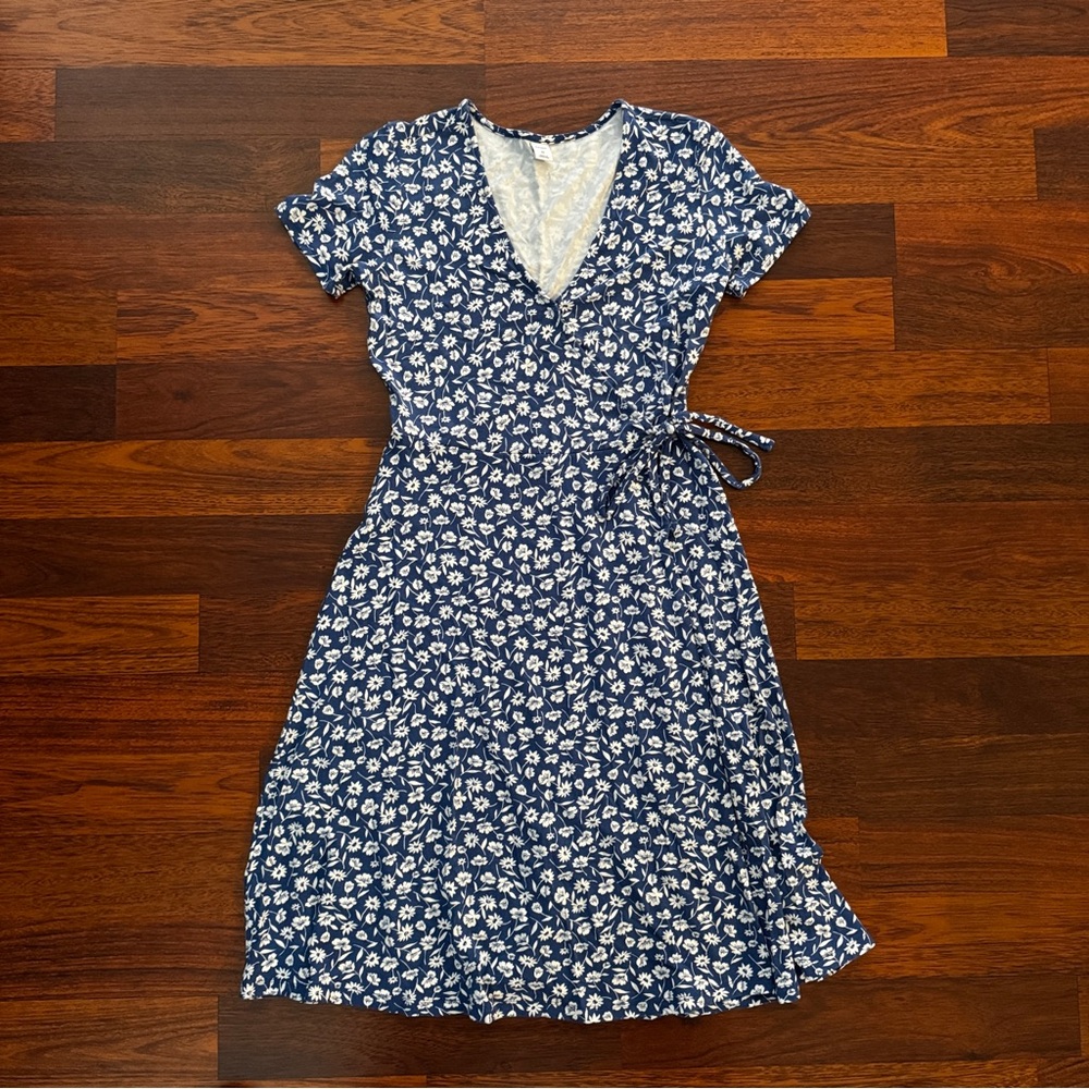 Old Navy Floral Blue Wrap Dress Size XS